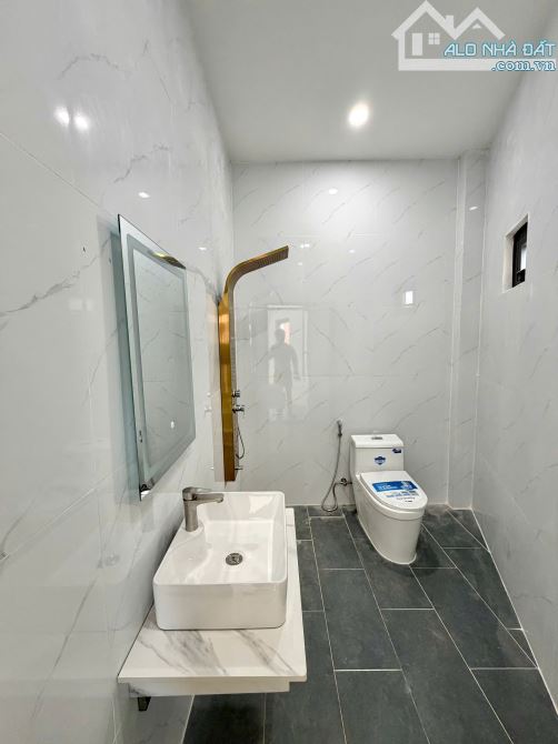 Bán nhà đường Hoàng Minh Chánh P. Hoá An cũ Biên Hoà. 5,6x18 nở hậu. Giá 4 tỷ 979tr - 5