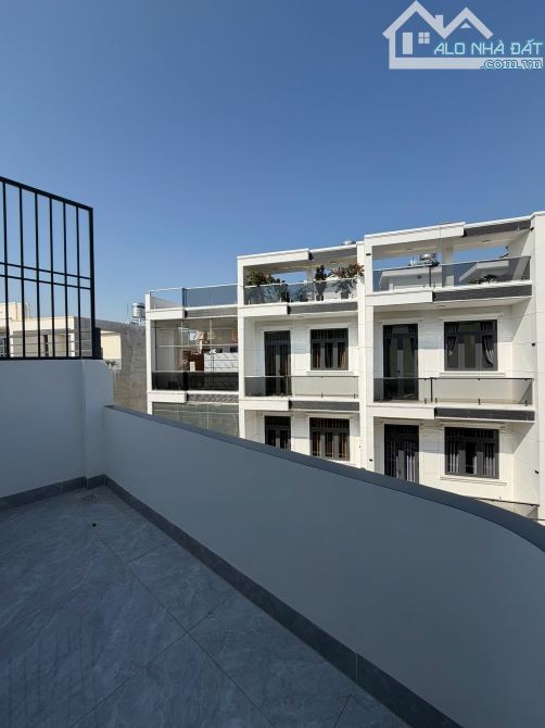 Bán nhà đường Hoàng Minh Chánh P. Hoá An cũ Biên Hoà. 5,6x18 nở hậu. Giá 4 tỷ 979tr - 6