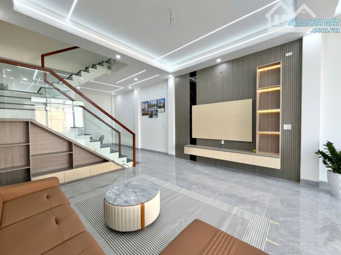 Bán nhà đường Hoàng Minh Chánh P. Hoá An cũ Biên Hoà. 5,6x18 nở hậu. Giá 4 tỷ 979tr - 7