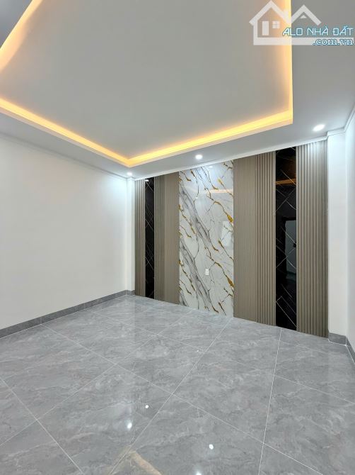 Bán nhà đường Hoàng Minh Chánh P. Hoá An cũ Biên Hoà. 5,6x18 nở hậu. Giá 4 tỷ 979tr - 8