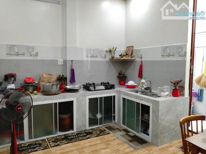 Nhà mặt tiền Sơn Thông đoạn sát bên 3b