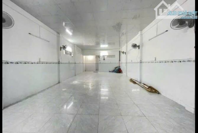Nhà mặt tiền Hùng Vương đoạn khu dân cư đông đúc