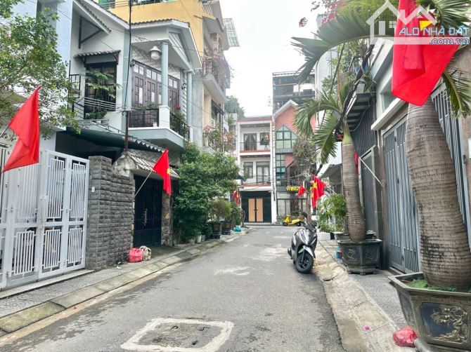 BÁN ĐẤT TẶNG NHÀ CẤP 4 ĐƯỜNG THI SÁCH – TRUNG TÂM HẢI CHÂU – ĐANG CÓ DÒNG TIỀN