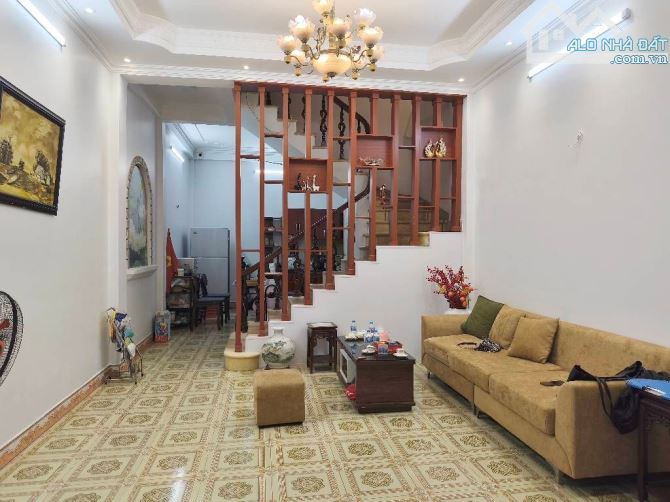 LẠC LONG QUÂN - TÂY HỒ - 50 M- 4 TẦNG - MẶT TIỀN 4.6M - 15.5 TỶ SỔ ĐỎ CHÍNH CHỦ