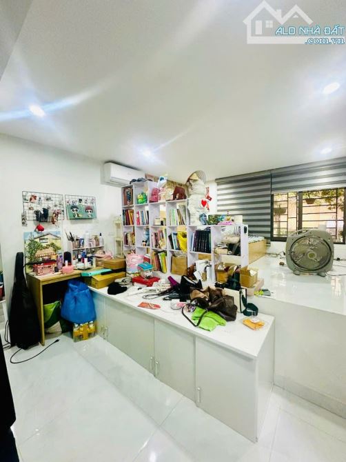 Giá hời 5,4 tỷ tập thể Thành Công, Ba Đình, tầng 2, có sân, sổ to 80m2 2pn 2wc ở luôn