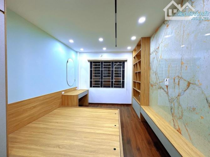 BÁN NHÀ PHỐ XUÂN THUỶ - CẦU GIẤY 7 TẦNG - GIÁ HƠN 12