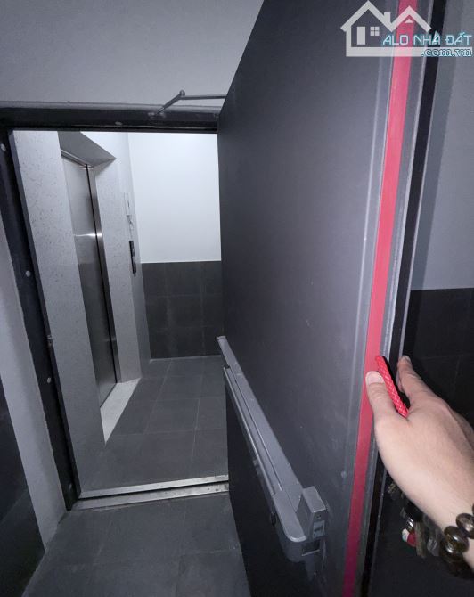 HIẾM BA ĐÌNH – TÒA CĂN HỘ CHO THUÊ VĨNH PHÚC – 15 PHÒNG – 6 TẦNG THANG MÁY