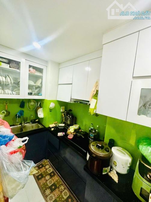 Giá hời 5,4 tỷ tập thể Thành Công, Ba Đình, tầng 2, có sân, sổ to 80m2 2pn 2wc ở luôn