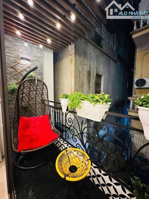 Ối Zoi Ôi bán nhà Hàm Long thoáng trước sau 37m2 x 4 tầng giá 12,5 tỷ.