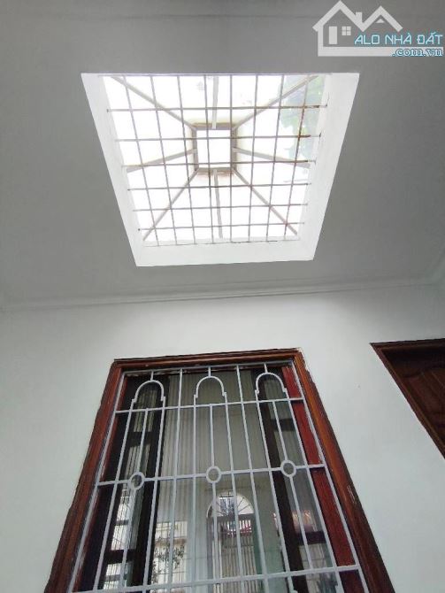 LẠC LONG QUÂN - TÂY HỒ - 50 M- 4 TẦNG - MẶT TIỀN 4.6M - 15.5 TỶ SỔ ĐỎ CHÍNH CHỦ