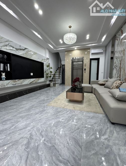 Cạnh Thọ Lão-Lô góc 3 thoáng,thang máy vi vu-40m2-12 tỷ 259
