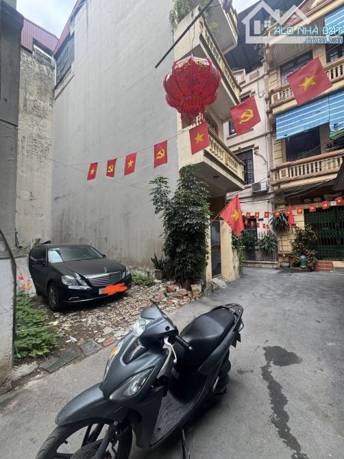 Bán gấp nhà Lạc Long Quân, Tây Hồ, sát Lotte, 46m2, mt 4.2, xe S500 đỗ trong đất 13.9 tỷ