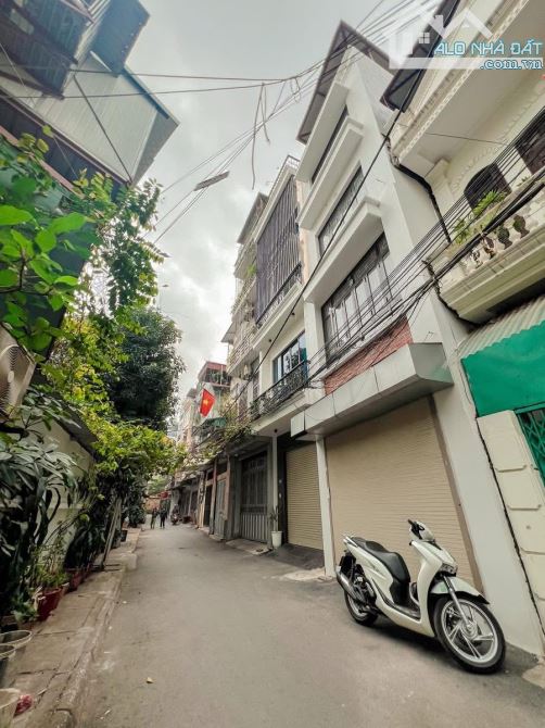 Bán Nhà Ngay Giáp Phùng Chí Kiên -Đường 800A Cầu Giấy - ÔTô - Kinh Doanh-60Mx5T Giá 18 Tỷ