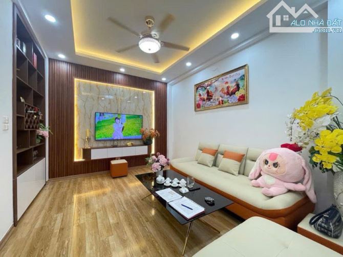 Giá hời 5,85 tỷ tập thể Trần Khánh Dư, Hoàn Kiếm, lô góc, 150m2 3pn 2wc ở luôn