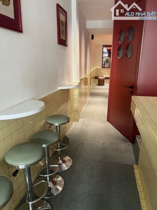 Mặt phố Thuốc Bắc 5 Tầng 45 Tỷ Dòng Tiền 60tr/th Nhà sạch đẹp Khung Cột