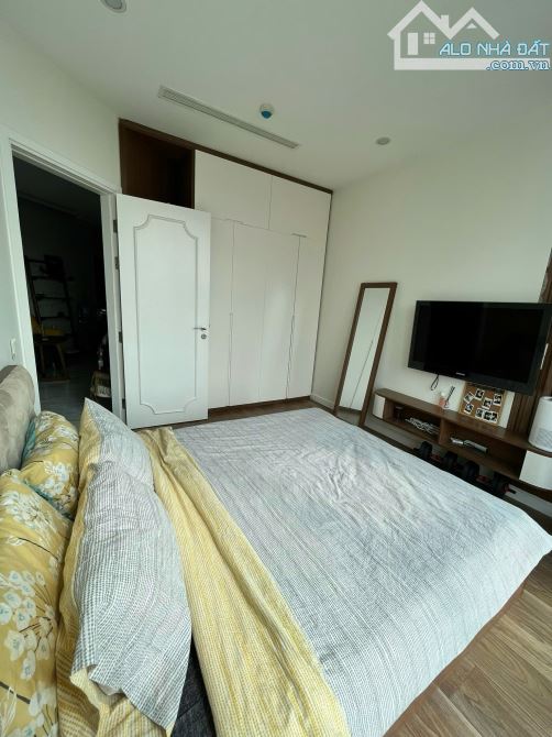 Nhỉnh 6 tỷ căn 2 ngủ 49m2 view Hồ Tây full nội thất tại E'L Dorado Lạc Long Quân