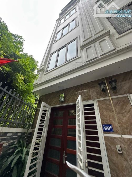 BÁN NHÀ PHỐ THỤY KHUÊ – BA ĐÌNH – 35m² – 5 TẦNG – GẦN Ô TÔ – GIÁ 9.6 TỶ