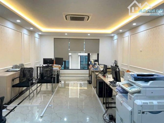 BÁN NHÀ TRUNG KÍNH 72m2 × 7T THANG MÁY × MT 5,1m. 2,3 Ô TÔ TRÁNH ĐỖ+ VỈA HÈ - GẦN MẶT PHỐ