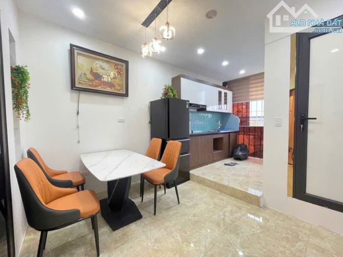 Giá hời 5,85 tỷ tập thể Trần Khánh Dư, Hoàn Kiếm, lô góc, 150m2 3pn 2wc ở luôn