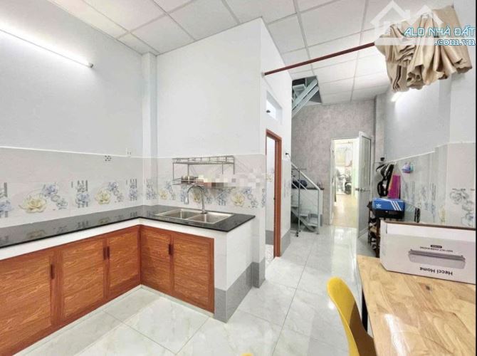 Hẻm xe tải Âu Cơ Trệt lửng 4x18, 3pn 2wc đủ nội thất 14tr - 2