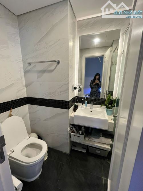 Nhỉnh 6 tỷ căn 2 ngủ 49m2 view Hồ Tây full nội thất tại E'L Dorado Lạc Long Quân