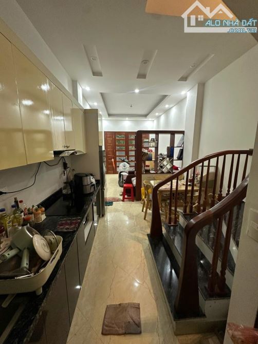 BÁN NHÀ PHỐ THỤY KHUÊ – BA ĐÌNH – 35m² – 5 TẦNG – GẦN Ô TÔ – GIÁ 9.6 TỶ