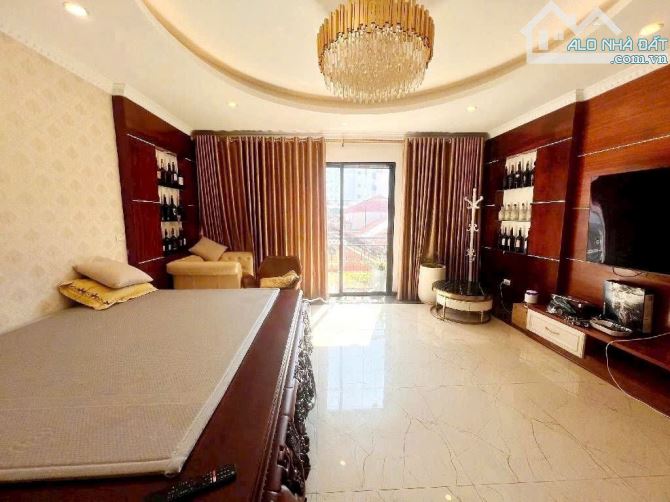 BÁN NHÀ TRUNG KÍNH 72m2 × 7T THANG MÁY × MT 5,1m. 2,3 Ô TÔ TRÁNH ĐỖ+ VỈA HÈ - GẦN MẶT PHỐ