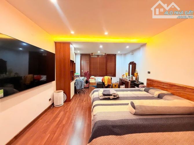 HIẾM! NHÀ LẠC LONG QUÂN – 45M2 x 5 TẦNG, Ô TÔ CÁCH 30M, Ở NGAY, GIÁ CỰC TỐT 13.X Tỷ