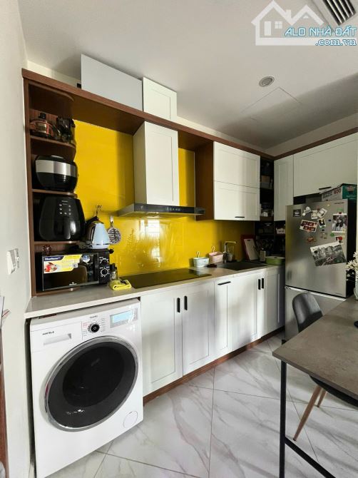 Nhỉnh 6 tỷ căn 2 ngủ 49m2 view Hồ Tây full nội thất tại E'L Dorado Lạc Long Quân