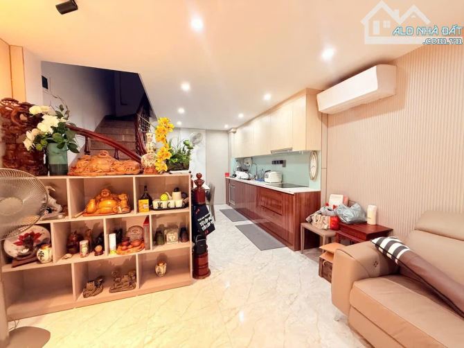 HIẾM! NHÀ LẠC LONG QUÂN – 45M2 x 5 TẦNG, Ô TÔ CÁCH 30M, Ở NGAY, GIÁ CỰC TỐT 13.X Tỷ