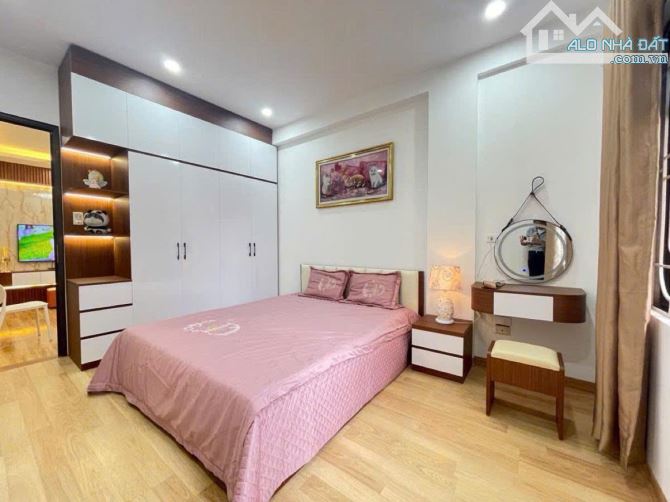 Giá hời 5,85 tỷ tập thể Trần Khánh Dư, Hoàn Kiếm, lô góc, 150m2 3pn 2wc ở luôn