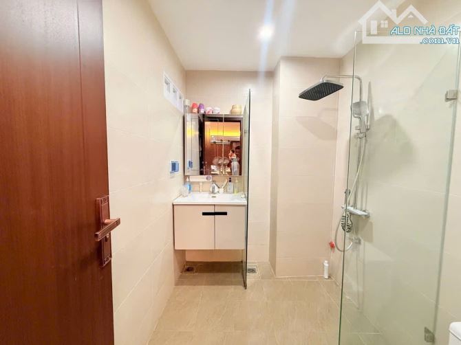 HIẾM! NHÀ LẠC LONG QUÂN – 45M2 x 5 TẦNG, Ô TÔ CÁCH 30M, Ở NGAY, GIÁ CỰC TỐT 13.X Tỷ