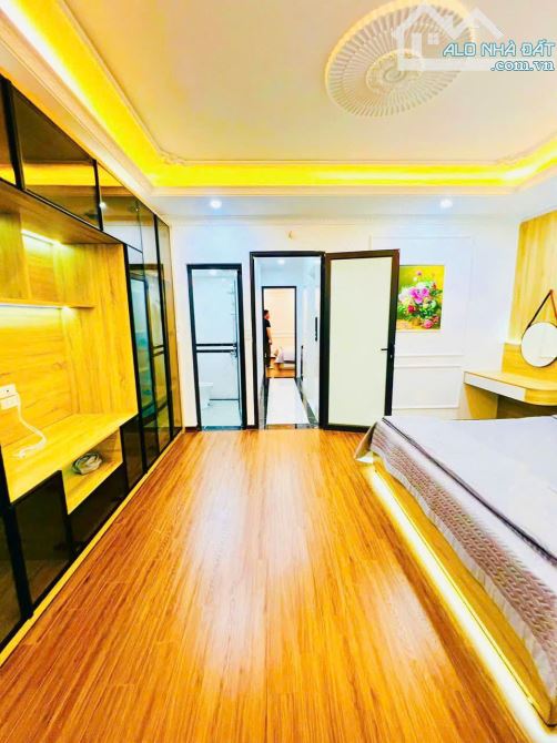 Siêu phẩm Võ Chí Công - 60m2x5T Thang máy - 3 mặt thoáng - Ngõ nông sát phố,8 phòng cho th