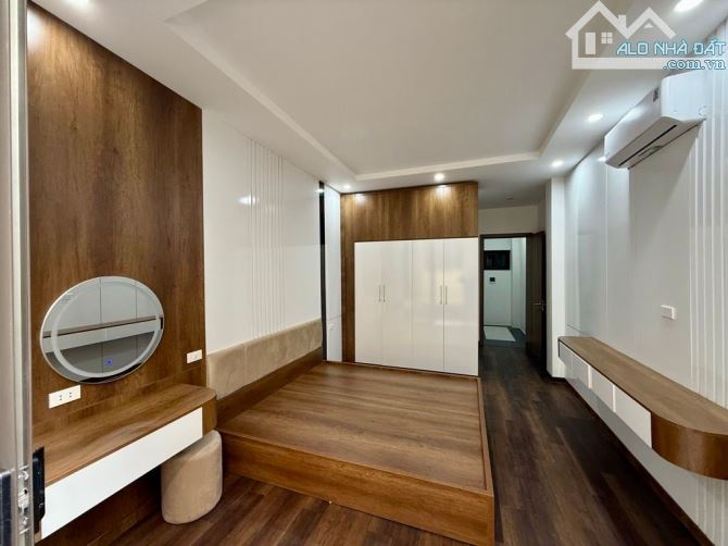 NHÀ ĐẸP - HOÀNG HOA THÁM - BA ĐÌNH - 36M - 5 TẦNG - MẶT TIỀN 3.5M - 10.9 TỶ