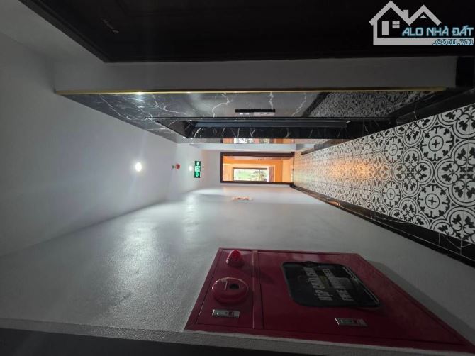 Bán CCMN lê quang đạo 70m2 - 8T - thang máy - giá 23,7 tỷ