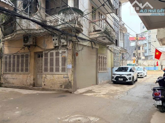 🎯Chọn nhà sửa hay xây mới, cô bác anh chị có thể vào nhà trung tâm Đống Đa này a!