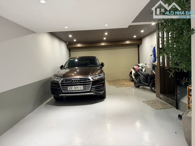 Siêu phẩm 5 tầng thang máy oto vào nhà ngõ kdoanh Ngọc Khánh,100m2 x mtiền 5.4m. Giá 36 tỷ