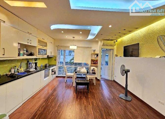 BÁN NHÀ LẠC LONG QUÂN 42m2 × 5T × MT 5m. NGÕ Ô TÔ TRÁNH - GARA Ô TÔ 7 CHỖ