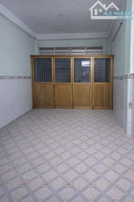 HXH SÁT CHỢ XÓM CỦI (PP) Q.8 TP.HỒ CHÍ MINH - 120 M2 - 3 TẦNG - 10.6 TỶ - 3