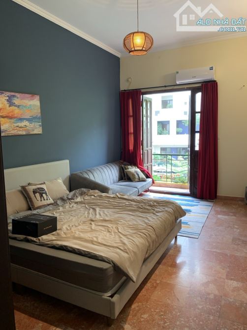 Mặt Phố Hai Bà Trưng, Hoàn Kiếm. Dt: 378m_Mặt Tiền 9,5m_1 Sổ 1 Chủ. Giá chào 338 tỷ.