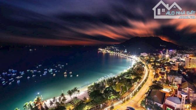BÁN KHÁCH SẠN MẶT TIỀN THUỲ VÂN 10TẦNG 50PN đang kd tốt. Giá 260 TỶ TL - 3
