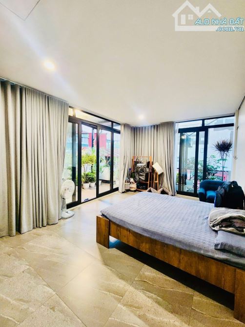 BÁN NHÀ PHỐ HÀNG BÔNG HOÀN KIẾM 48m x5 TẦNG MẶT TIỀN 5m - GIÁ: 20 TỶ