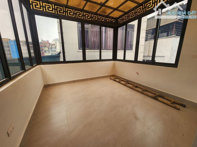 Siêu hiếm đường LẠC LONG QUÂN TÂY HỒ – 40m² – 6 tầng – 7 chỗ tránh – giá chỉ 16.6 tỷ