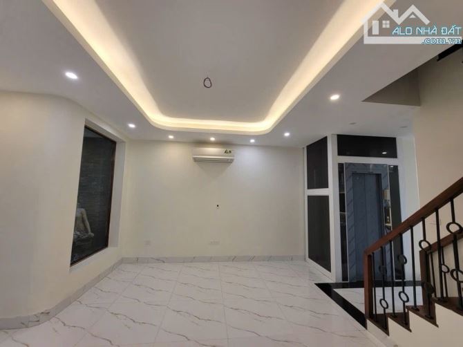 BIỆT THỰ - LIỀN KỀ - HOÀNG HOA THÁM - TÂY HỒ - 83M- 4 TẦNG - MẶT TIỀN 5.5M - 44 TỶ