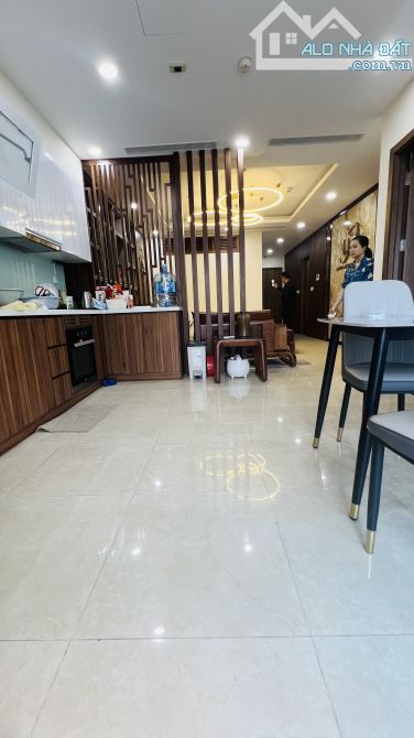 BÁN CHUNG CƯ CAO CẤP GOLDEN PARK DƯƠNG ĐÌNH NGHỆ 3PN 2WC CÓ SLOT Ô TÔ CHỈ 11.8 TỶ