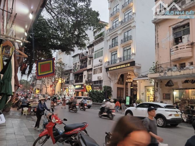 Bán Nhà mặt Phố Hàng Gai 302m2 x 4 Tầng, MT 10m, Giá 280 tỷ