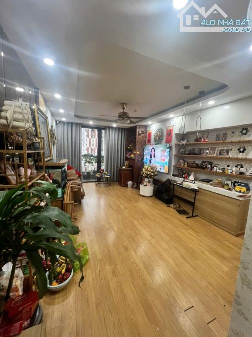 BÁN CC CHELSEA PARK TRẦN KIM XUYẾN 112M2 3PN 2WC LÔ GÓC FULL NỘI THẤT SLOT OTO 15.5 TỶ