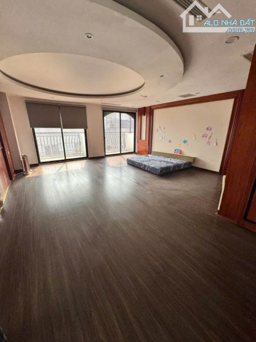 Bán nhà vị trí đắc địa phố Giang Văn Minh - Ba Đình. DT NÓI LÊN TẤT CẢ: 104 M2 - MT:10MMT