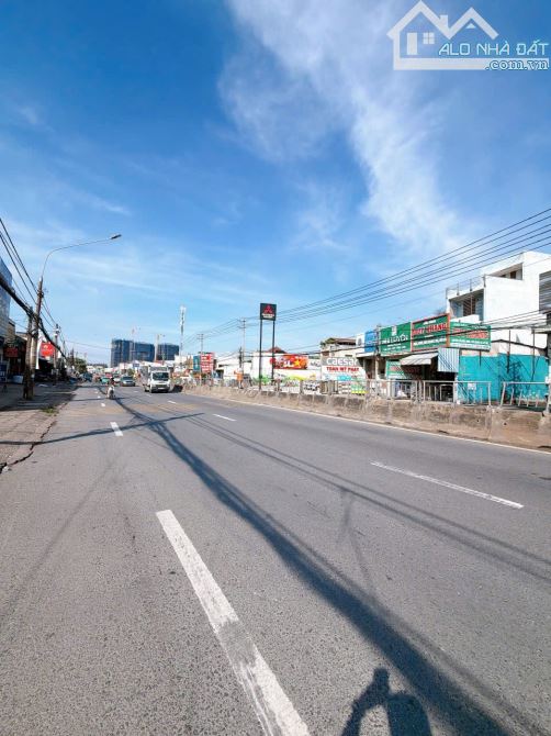Bán nhà mặt tiền QL1A 1 trệt 3 lầu ngay Cầu Sập Phường Tân Biên Cũ Long Bình Mới Biên Hòa - 1