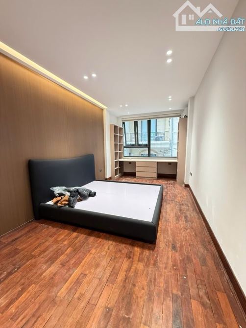 NHÀ QUẦN NGỰA - BA ĐÌNH - 57/62 M - 6 TẦNG - MẶT TIỀN 3,5M - 31 TỶ SỔ ĐỎ CHÍNH CHỦ ĐẸP